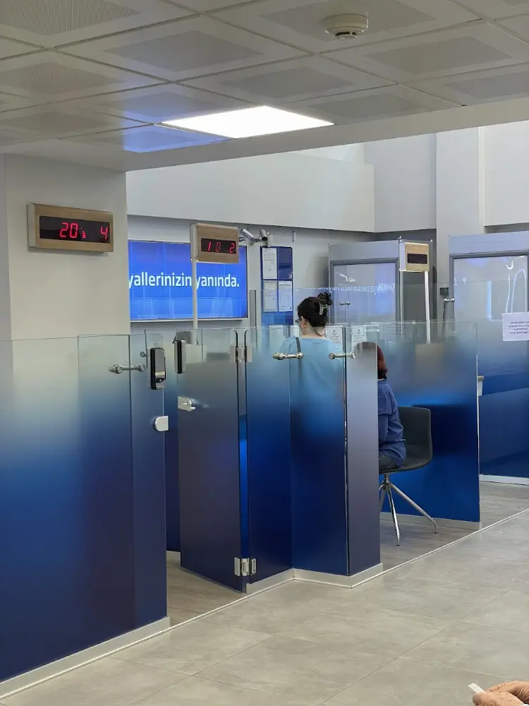 Türkiye İş Bankası Yeşilyurt/İzmir Şubesi — Bankalar, Karabağlar · fotoğraf 4