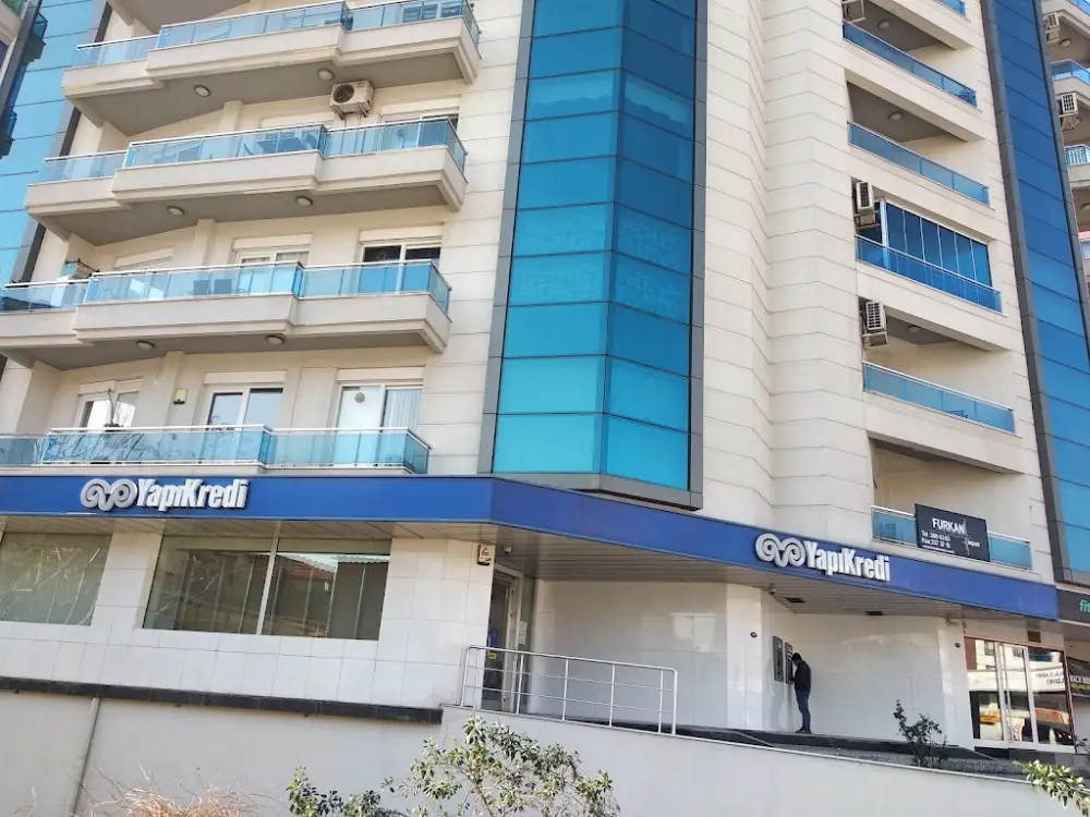 Yapı Kredi - Şemikler Şubesi — Bankalar, Karşıyaka · fotoğraf 2