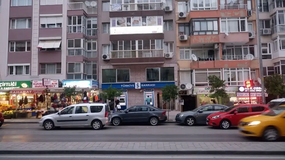 Türkiye İş Bankası - Üçkuyular / İzmir Şubesi — Bankalar, Konak · fotoğraf 2