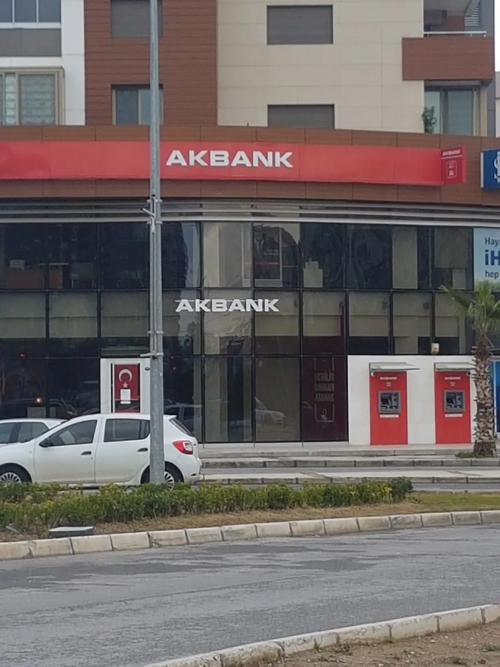 Akbank Mavişehir Şubesi — Bankalar, Karşıyaka · fotoğraf 1