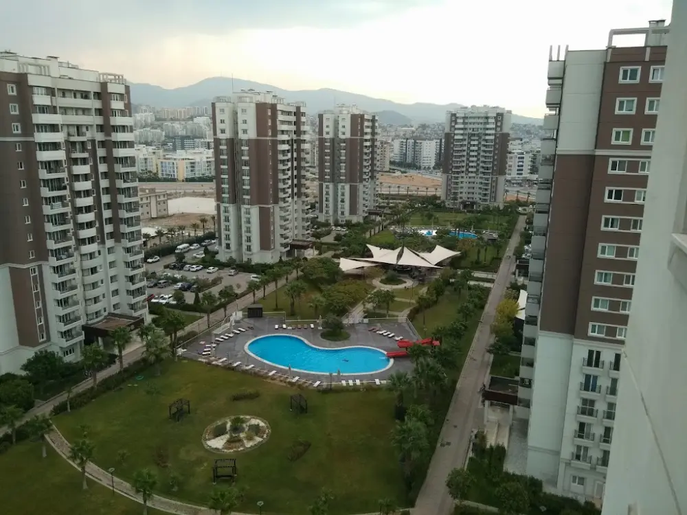 Türkiye İş Bankası Bankamatik — Bankalar, Karşıyaka · fotoğraf 2
