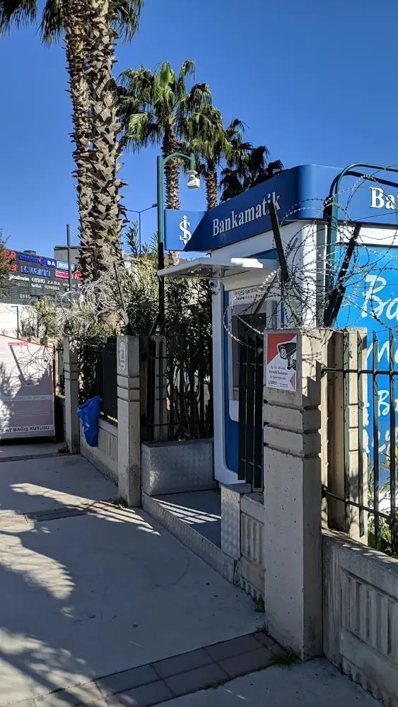 Türkiye İş Bankası Bankamatik — Bankalar, Karşıyaka · fotoğraf 3