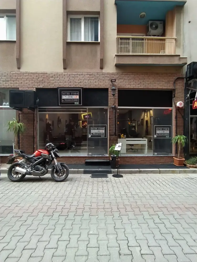 Akbank Girne Bulvarı Şubesi — Bankalar, Karşıyaka · fotoğraf 2