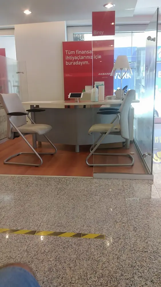 Akbank Girne Bulvarı Şubesi — Bankalar, Karşıyaka · fotoğraf 4