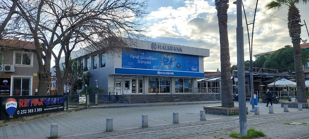 Halkbank Bostanlı Şubesi — Bankalar, Karşıyaka · fotoğraf 1