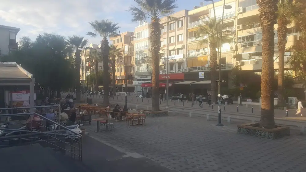 Halkbank Bostanlı Şubesi — Bankalar, Karşıyaka · fotoğraf 2