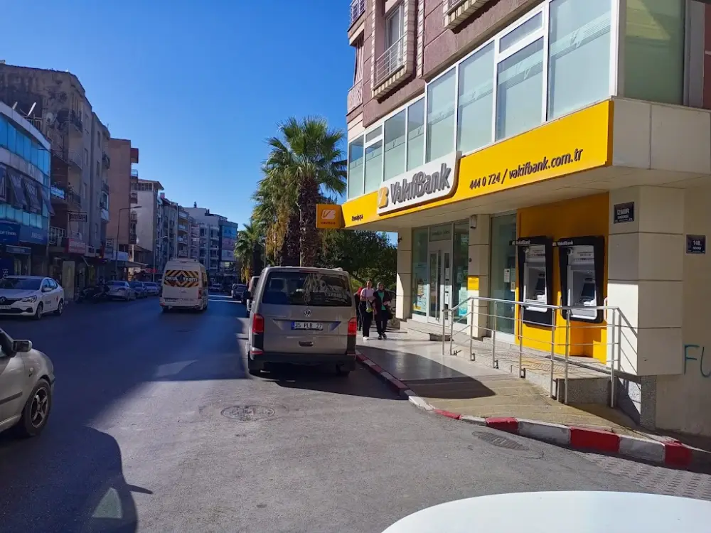 VakıfBank Kemalpaşa Şubesi — Bankalar, Kemalpaşa · fotoğraf 4