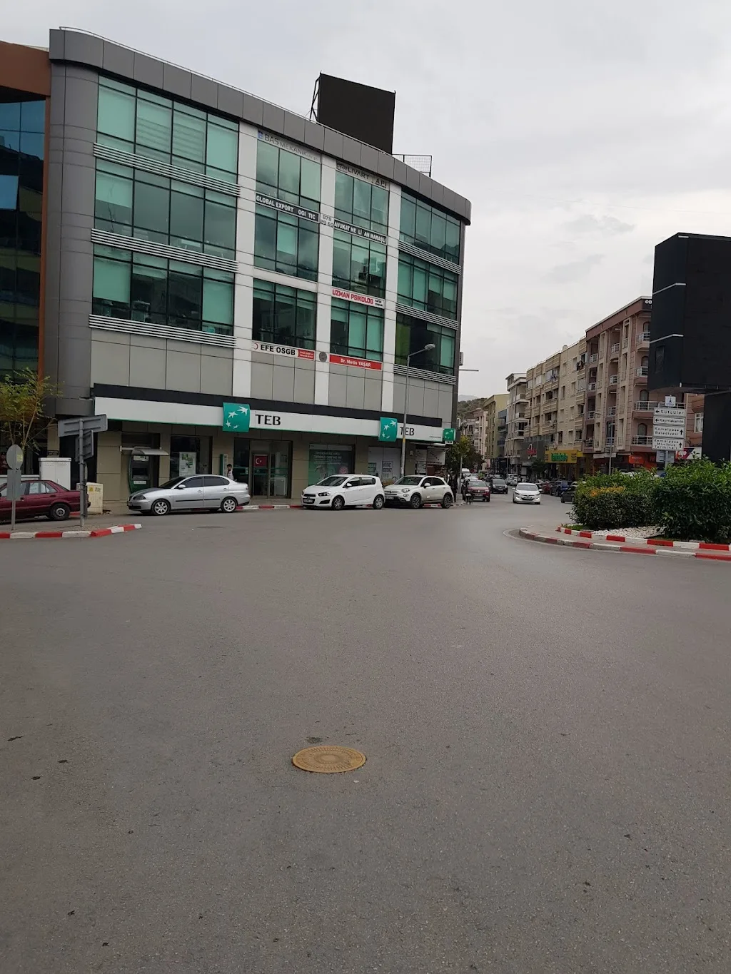 TEB Kemalpaşa Şubesi — Bankalar, Kemalpaşa · fotoğraf 1