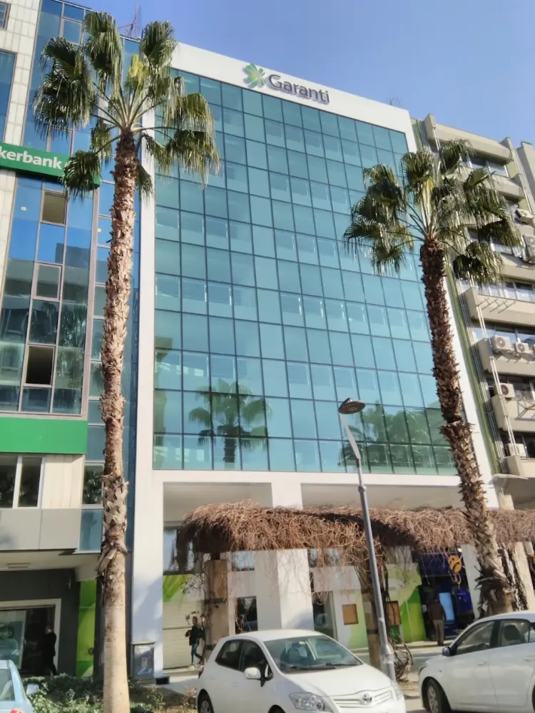Garanti BBVA Konak Şubesi — Bankalar, Konak · fotoğraf 2