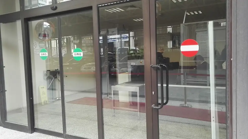 Merkez Bankası İzmir Şubesi — Bankalar, Konak · fotoğraf 4