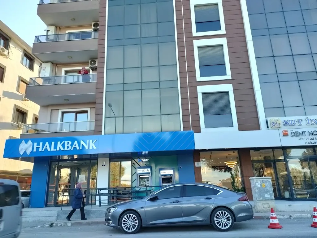 Halkbank Menderes Şubesi — Bankalar, Menderes · fotoğraf 1