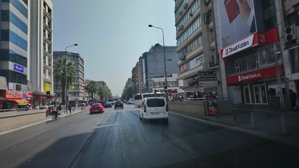 T.C. Ziraat Bankası A.Ş. Çankaya /İzmir Şubesi — Bankalar, Konak · fotoğraf 3