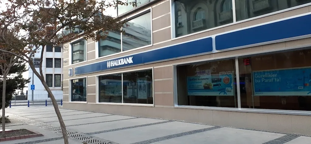 Halkbank Konak Şubesi — Bankalar, Konak · fotoğraf 1