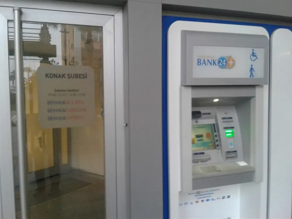 Halkbank Konak Şubesi — Bankalar, Konak · fotoğraf 3