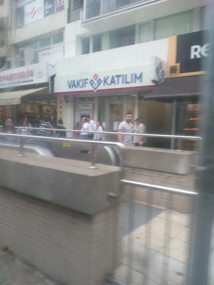 Vakıf Katılım İzmir Şubesi — Bankalar, Konak · fotoğraf 4