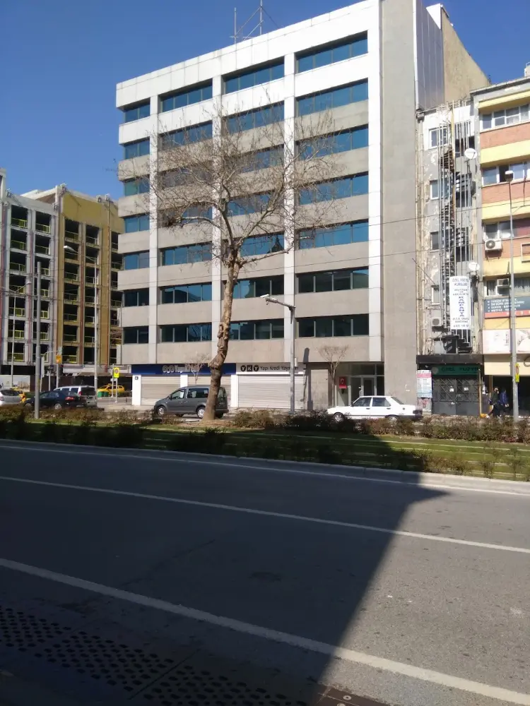 Yapı Kredi - İzmir Şubesi — Bankalar, Konak · fotoğraf 2
