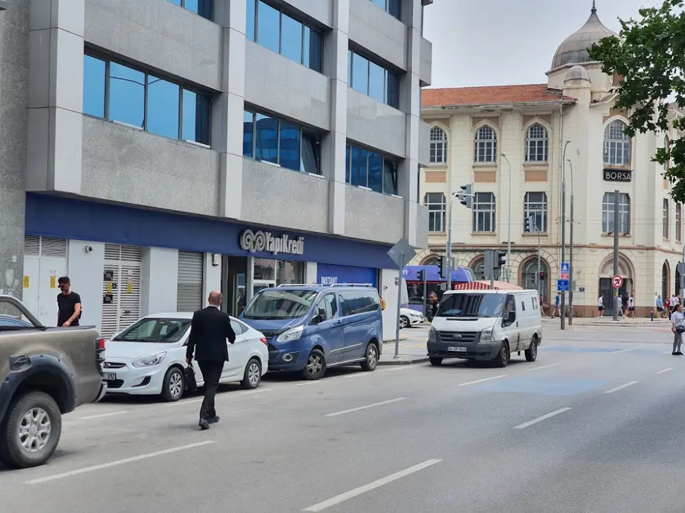 Yapı Kredi - İzmir Şubesi — Bankalar, Konak · fotoğraf 3