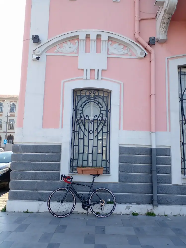 VakıfBank İzmir Şubesi — Bankalar, Konak · fotoğraf 3