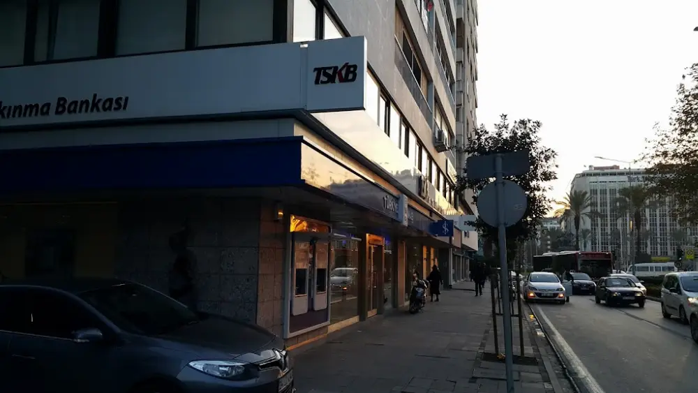 Türkiye İş Bankası Kordon/İzmir Şubesi — Bankalar, Konak · fotoğraf 2