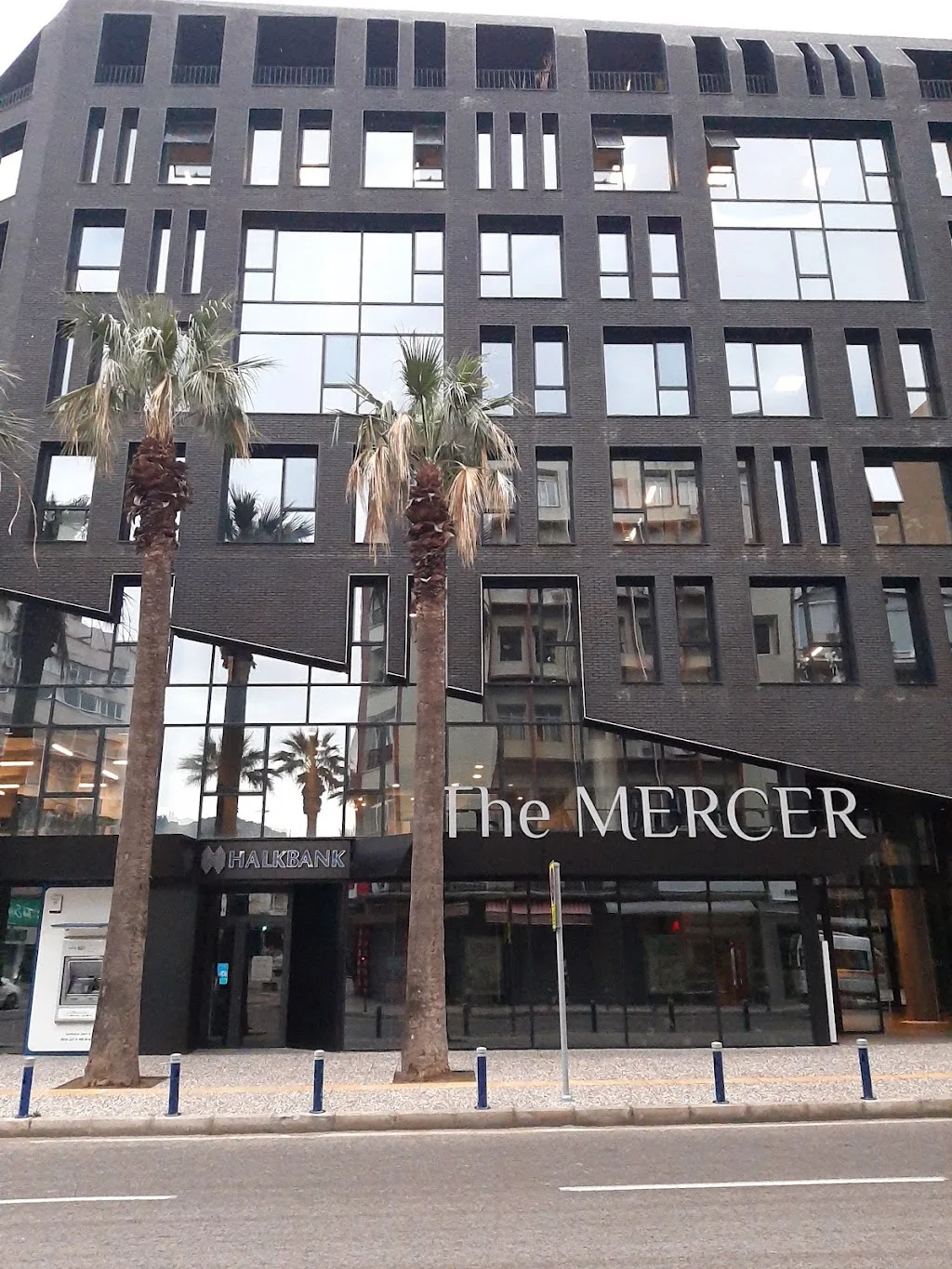 Halkbank İzmir Şubesi — Bankalar, Konak · fotoğraf 1
