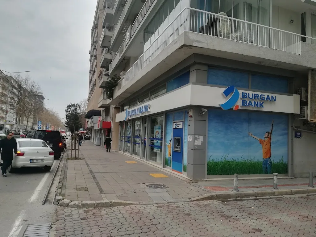 Burgan Bank — Bankalar, Konak · fotoğraf 1