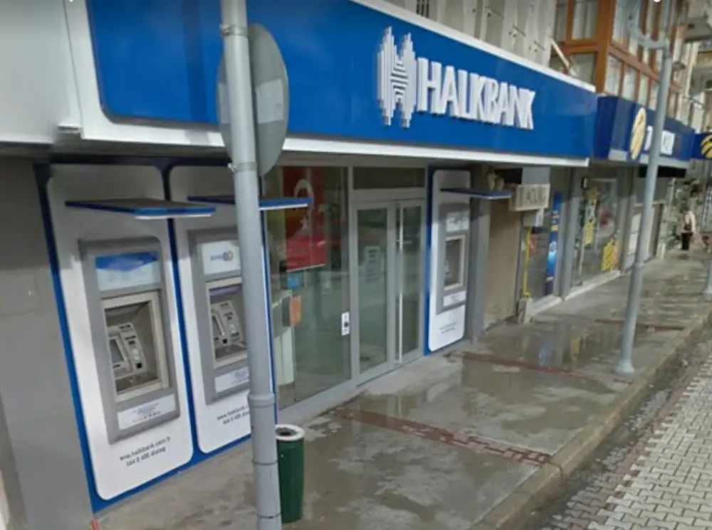 Halkbank Menemen Şubesi — Bankalar, Menemen · fotoğraf 3