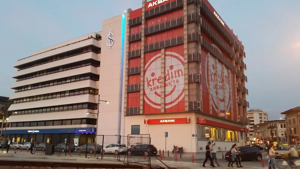 Akbank İzmir Şubesi — Bankalar, Konak · fotoğraf 4