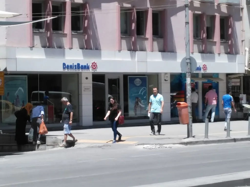 DenizBank Fevzipaşa Bulvarı Şubesi — Bankalar, Konak · fotoğraf 1
