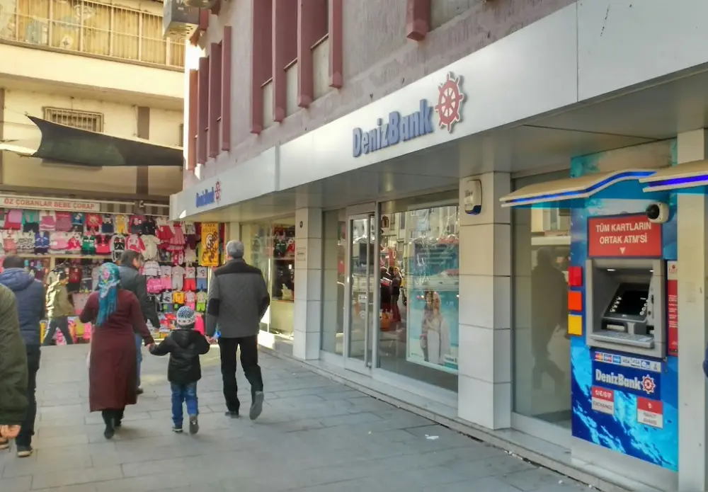 DenizBank Fevzipaşa Bulvarı Şubesi — Bankalar, Konak · fotoğraf 2