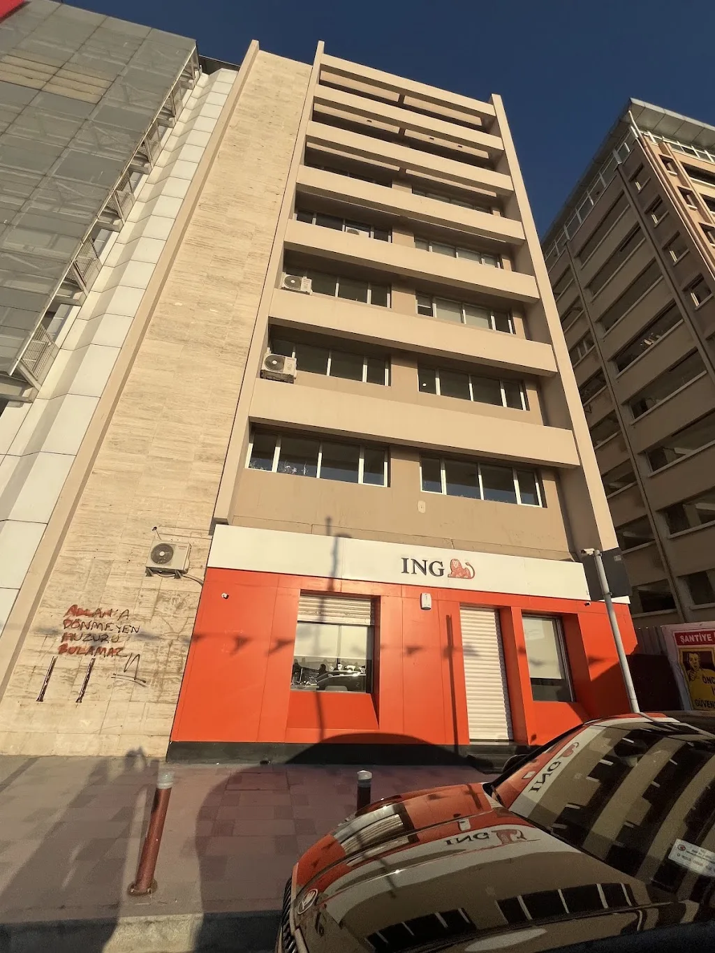 ING - İzmir Şubesi — Bankalar, Konak · fotoğraf 1