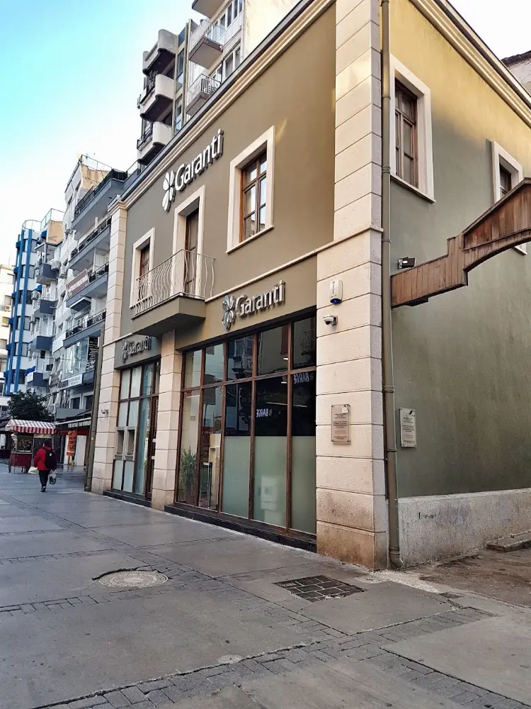 Garanti BBVA Kıbrıs Şehitleri Şubesi — Bankalar, Konak · fotoğraf 2