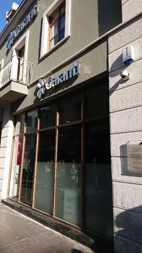 Garanti BBVA Kıbrıs Şehitleri Şubesi — Bankalar, Konak · fotoğraf 3