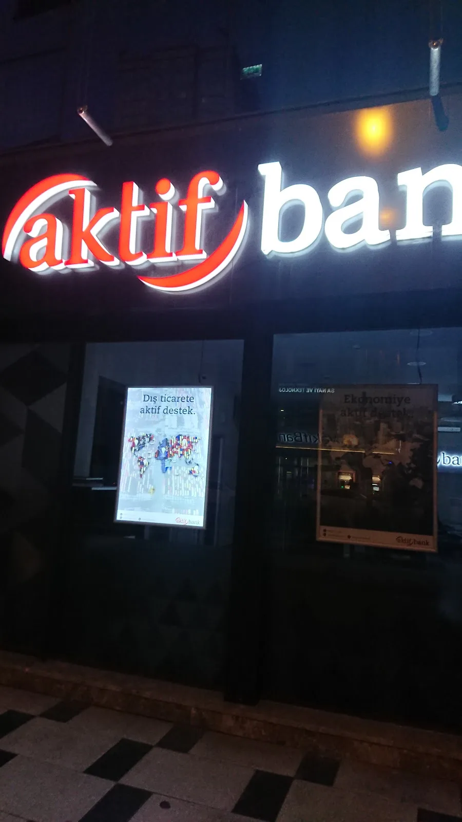 Aktif Bank — Bankalar, Konak · fotoğraf 1
