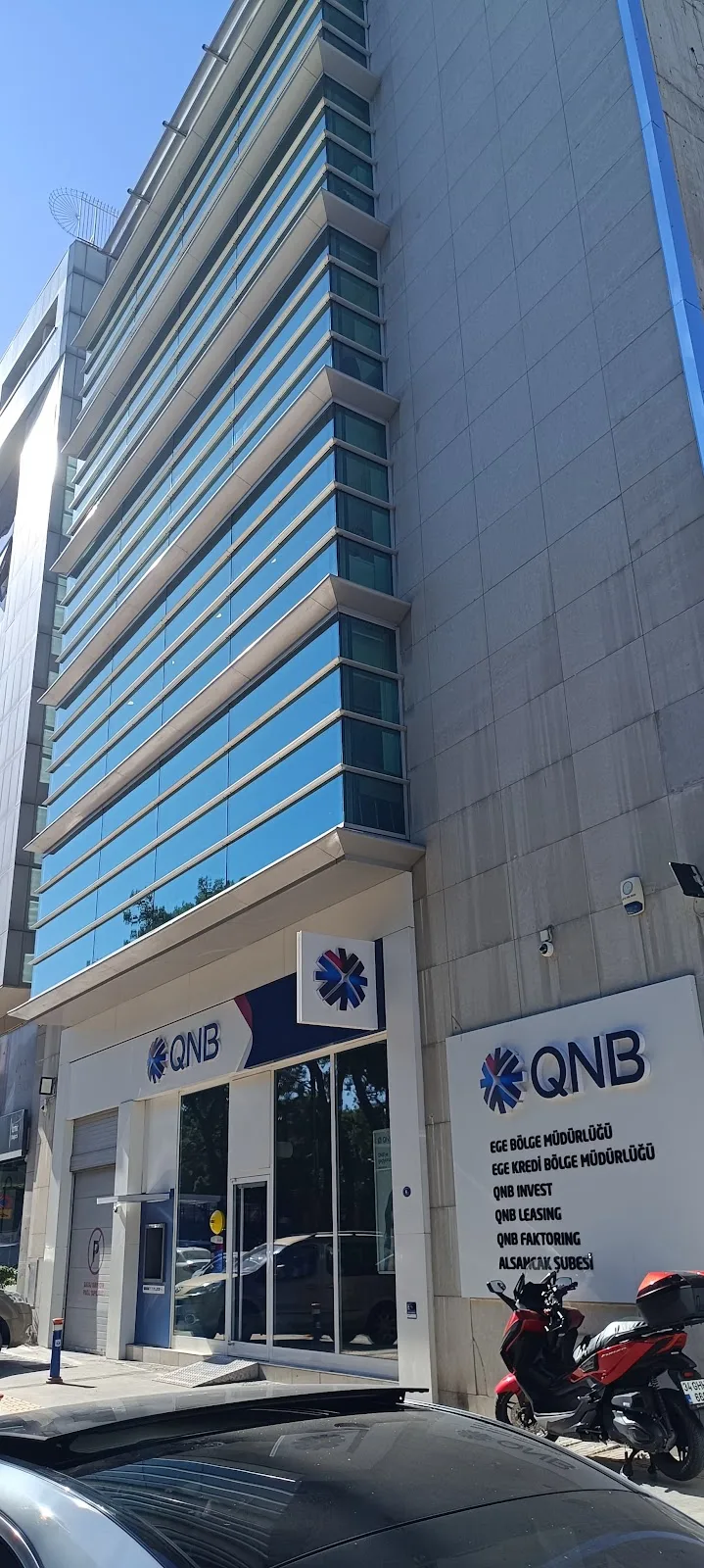 QNB Alsancak Şubesi — Bankalar, Konak · fotoğraf 1