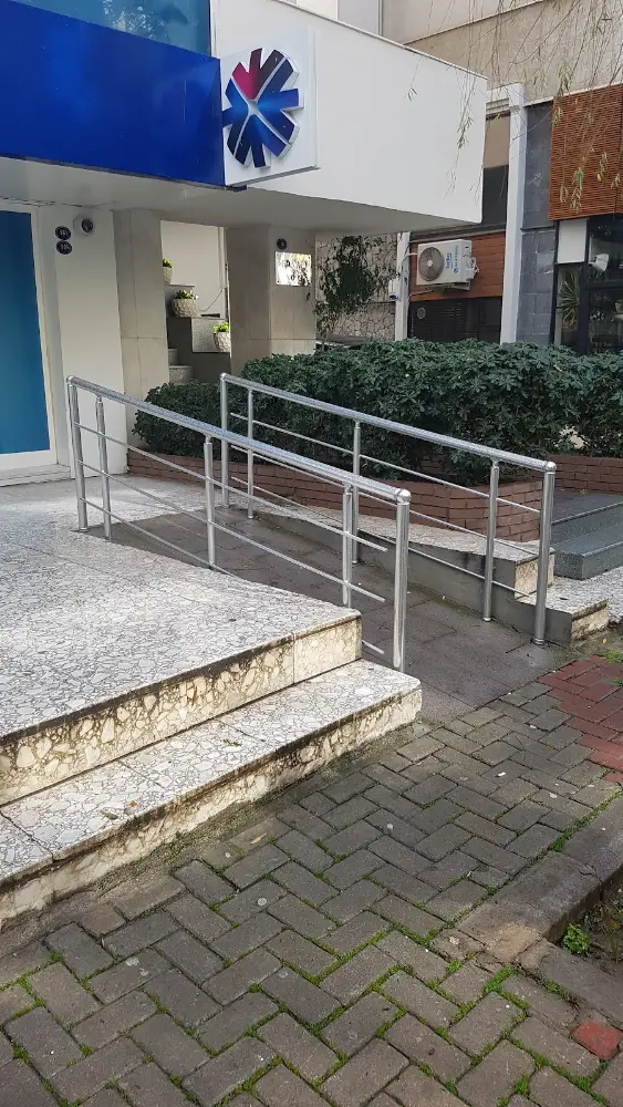 QNB Alsancak Şubesi — Bankalar, Konak · fotoğraf 2