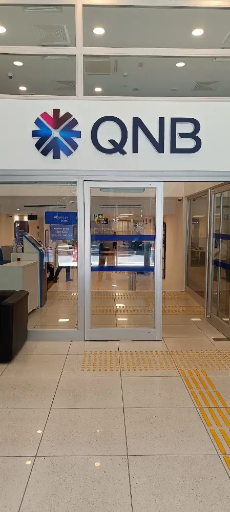 QNB Alsancak Şubesi — Bankalar, Konak · fotoğraf 3