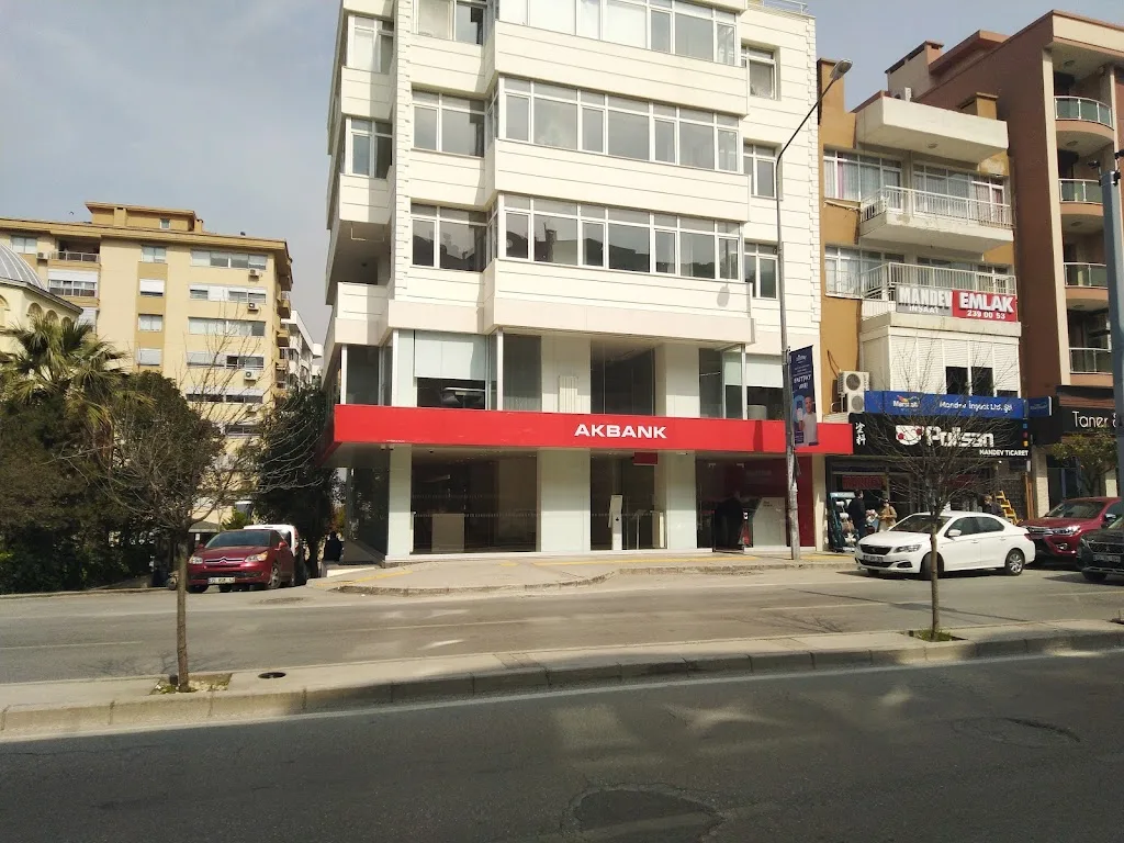 Akbank Narlıdere/İzmir Şubesi — Bankalar, Narlıdere · fotoğraf 1