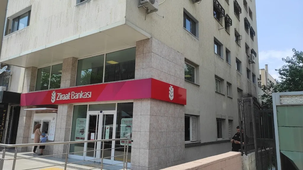 Ziraat Bankası Yeni Gıda Çarşısı/İzmir Şubesi — Bankalar, Konak · fotoğraf 1
