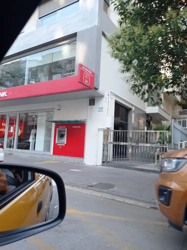 Akbank Gündoğdu Şubesi — Bankalar, Konak · fotoğraf 4
