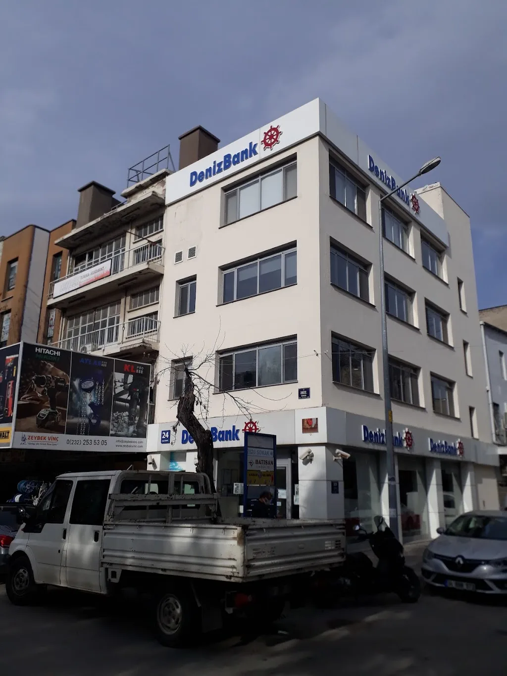 DenizBank 1. Sanayi İzmir Şubesi — Bankalar, Konak · fotoğraf 1