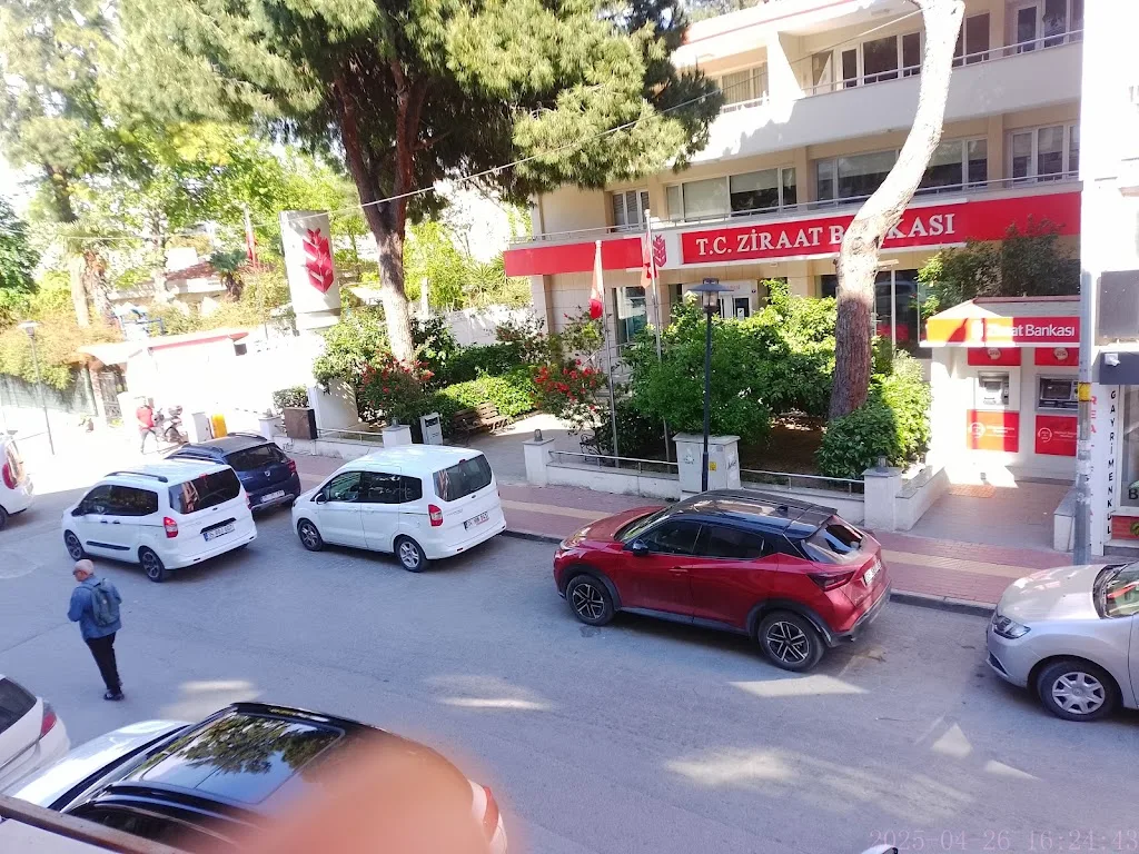 Ziraat Bankası Seferihisar/İzmir Şubesi — Bankalar, Seferihisar · fotoğraf 1