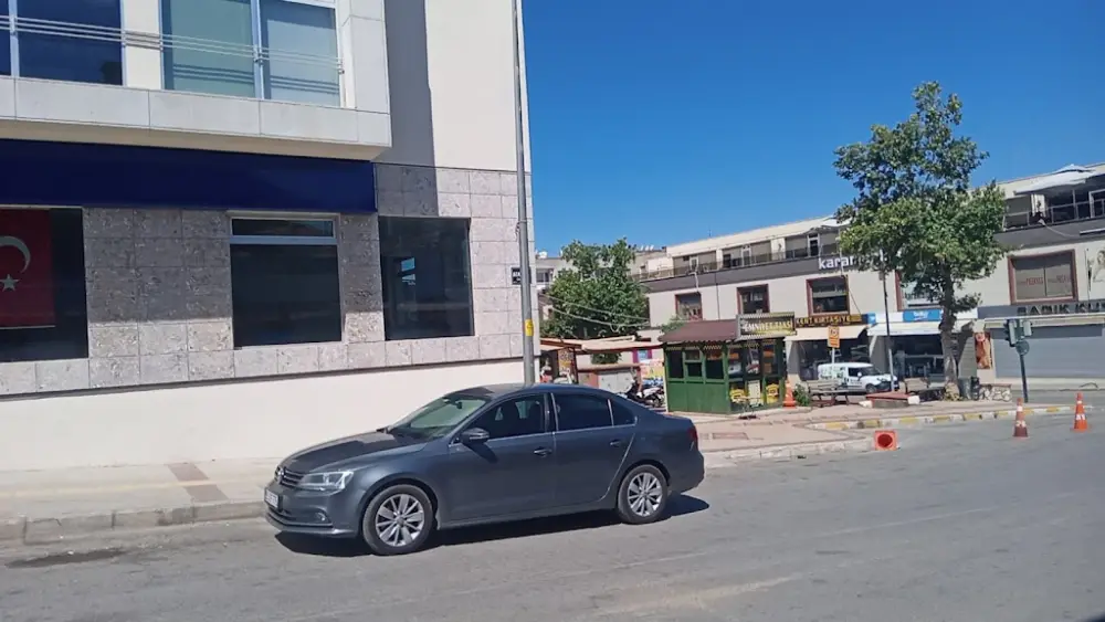 Türkiye İş Bankası Tire/İzmir Şubesi — Bankalar, Tire · fotoğraf 3
