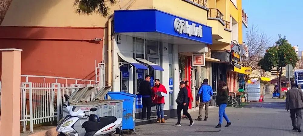 Yapı Kredi - Selçuk Şubesi — Bankalar, Selçuk · fotoğraf 4