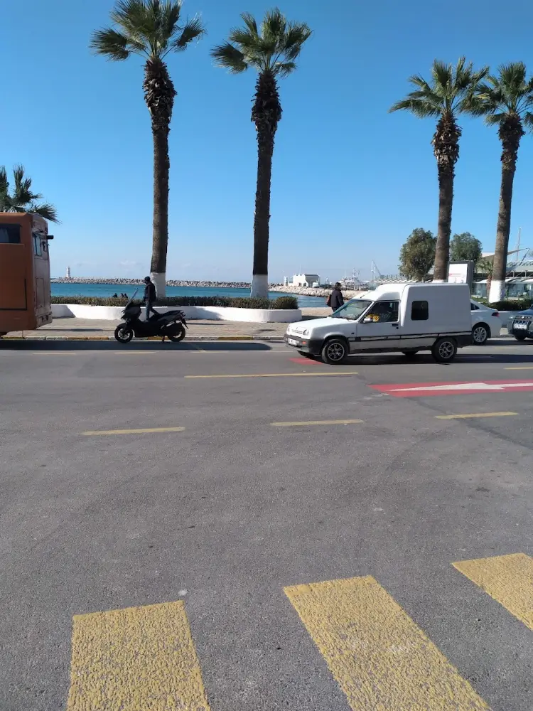 Hsbc Bank A.ş. - Kuşadası Şubesi — Bankalar, Kuşadası · fotoğraf 4