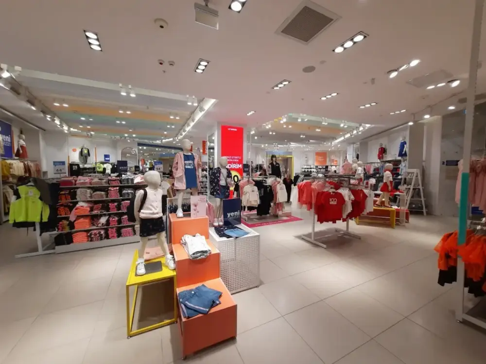 LC Waikiki Axis AVM Kağıthane — Çocuk Giyim, Kağıthane · fotoğraf 2
