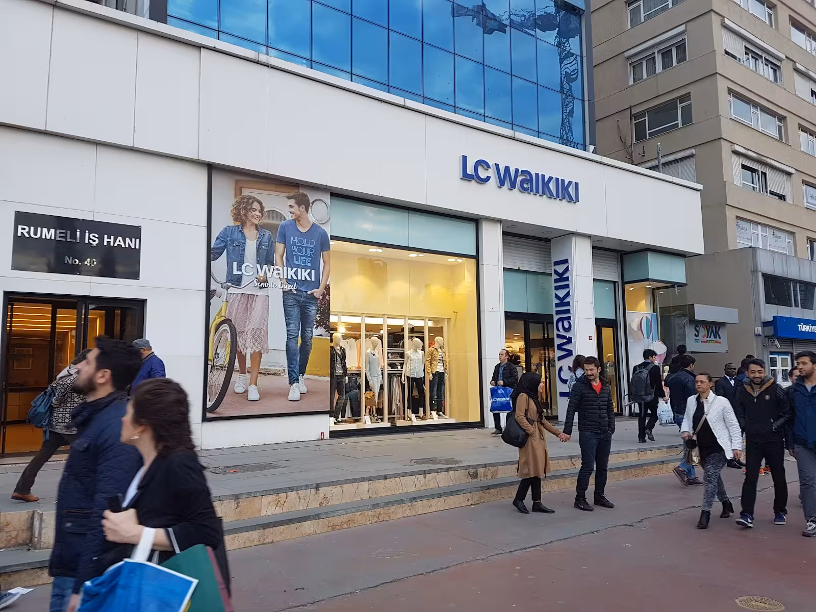 LC Waikiki - Mecidiyeköy — Erkek Giyim, Şişli · fotoğraf 5