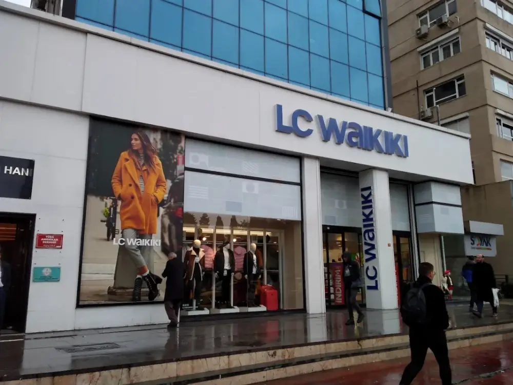 LC Waikiki - Mecidiyeköy — Erkek Giyim, Şişli · fotoğraf 4