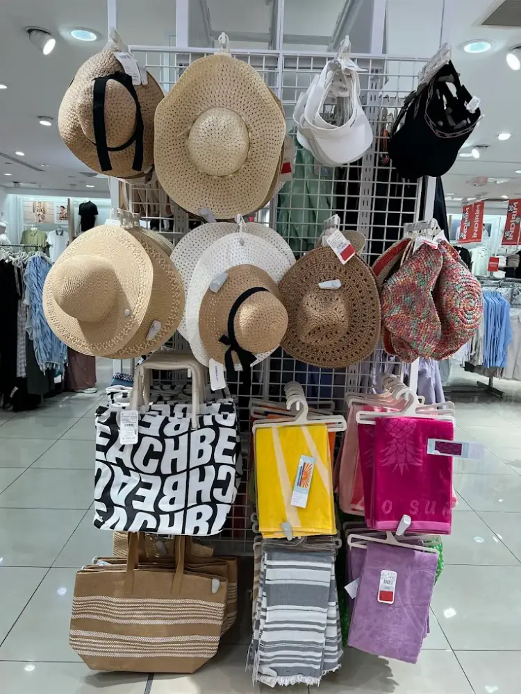 LC Waikiki - Mecidiyeköy — Erkek Giyim, Şişli · fotoğraf 3