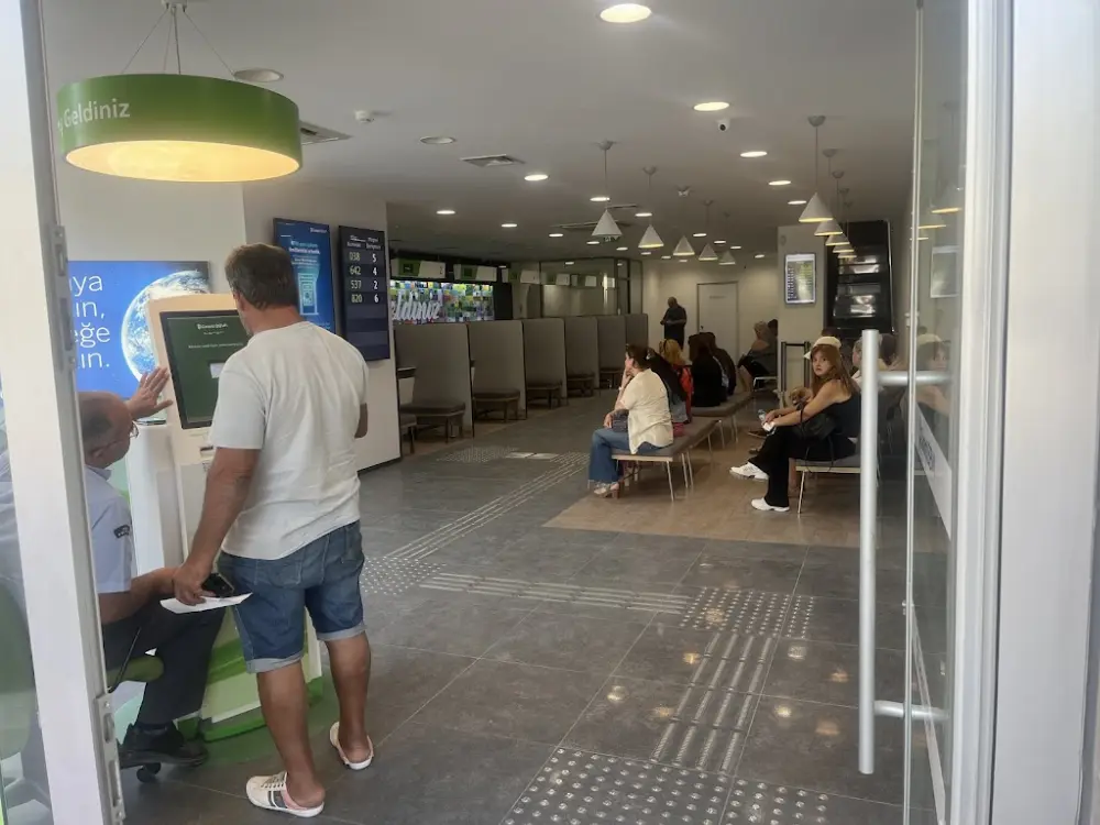 Garanti BBVA Urla Şubesi — Bankalar, Urla · fotoğraf 2
