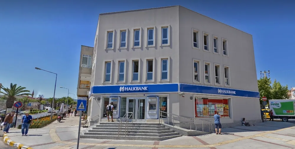 Halkbank Urla Şubesi — Bankalar, Urla · fotoğraf 1